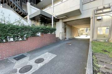 駐車場の出入り口
