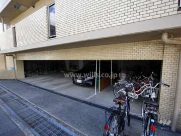 敷地内駐車場（屋内平面式）