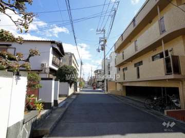 敷地北側の前面道路