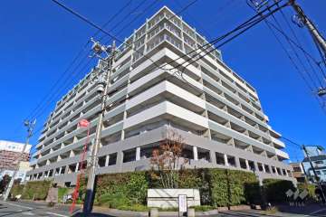 クレッセント東京リプライムの外観(南西側から)