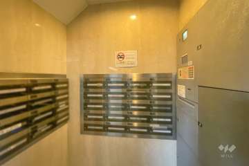 宅配ボックスと共用ポスト　