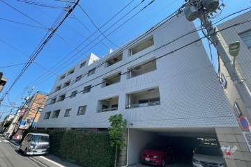 プラーティノ多摩川鵜の木弐番館の外観（南西側から）