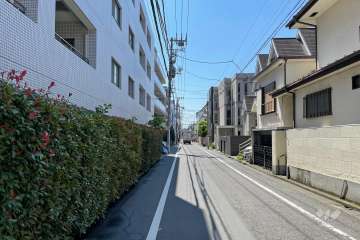 敷地南西側の前面道路