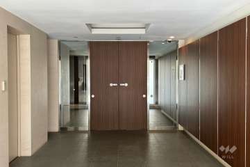 エントランスはオートロック付きです。