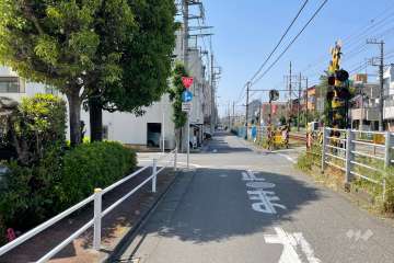 敷地北東側の前面道路　