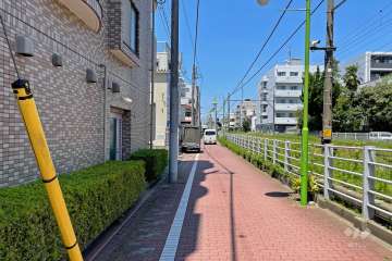 敷地東側の前面道路