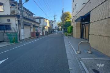 敷地東側の前面道路