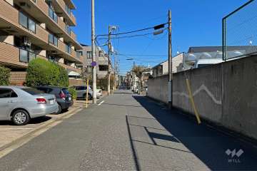 敷地南東側の前面道路