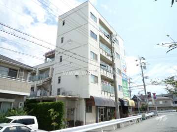 ニュー甲子園ハイツの外観（北側から）