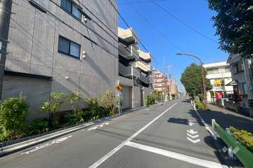 敷地北東側前面道路