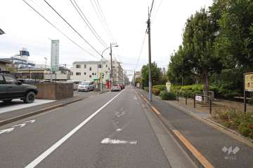 敷地南西側の前面道路
