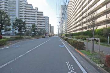 敷地北西側の道路(北東側から)
