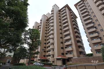 多摩川ハイム３号棟の外観（北側から）