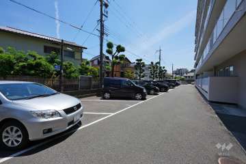 敷地内駐車場(屋外平面式)