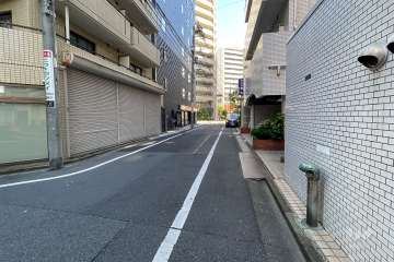 敷地北西側の前面道路