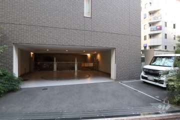 敷地内駐車場（屋外平面式・屋内機械式）