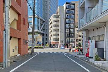 敷地北側の前面道路