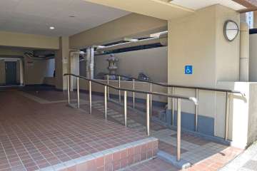 エントランスアプローチ　　