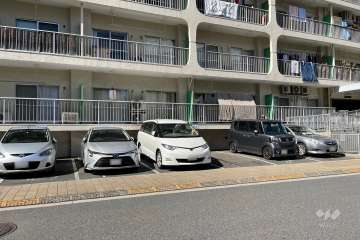 敷地内駐車場（屋外平面式）