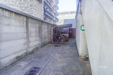 駐輪場（屋根付き）