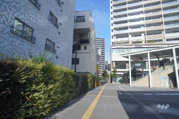 敷地東側は京急「蒲田駅」西側のロータリーに面しています。