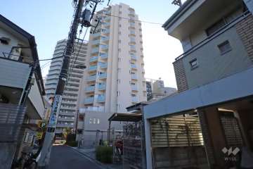 ローレルコート蒲田の外観（北東側から）