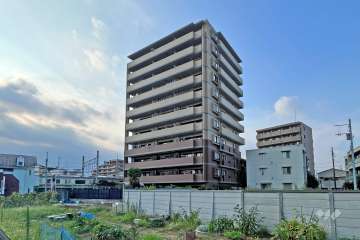 クレストフォルム蒲田の外観(南東側から)