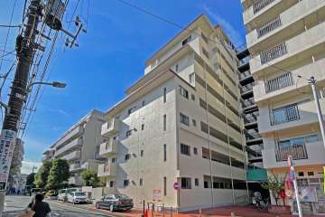 蒲田フラワーマンションＢ棟の外観（北東側から）