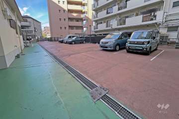 敷地内駐車場（屋外平面式）