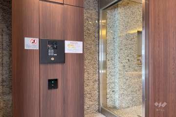 エントランスはオートロック付きです。