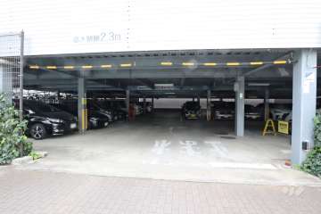 駐車場の出入り口