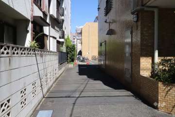 駐車場の出入り口
