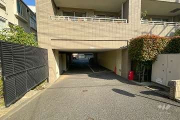 駐車場の出入口
