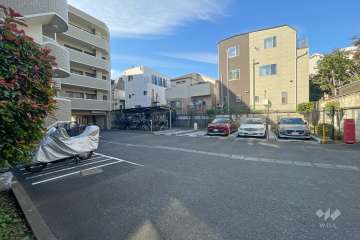 敷地内駐車場（屋外機械式）と駐輪場