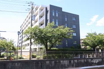 オーベル久が原の外観(南東側から)　　