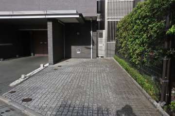 敷地内駐車場（身体障害者マーク専用）