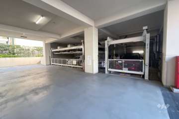敷地内駐車場（屋内機械式）
