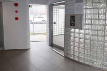 エントランスはオートロック付きです。