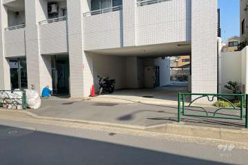 駐車場の出入り口