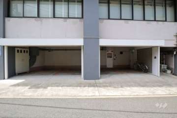 敷地内駐車場（屋内平面式）