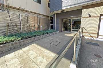 エントランスアプローチ