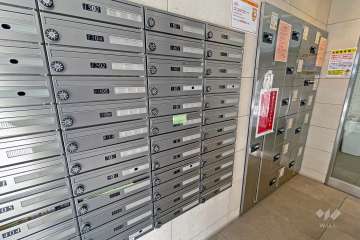 宅配ボックスと共用ポスト