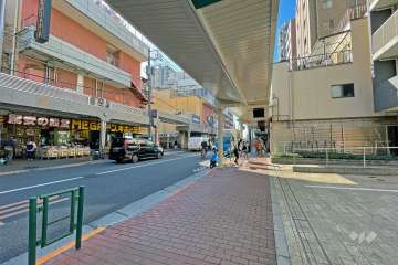 敷地南東側前面道路（北東側から）