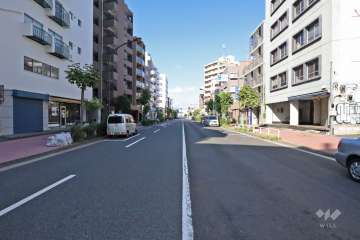 敷地北側の前面道路