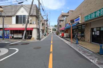 敷地北西側の前面道路