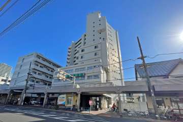 山王スカイマンションの外観（西側から）