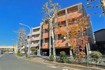 パレホームズ大森山王の外観（南側から）