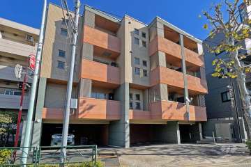 パレホームズ大森山王の外観（西側から）