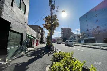 敷地西側前面道路（北側から）