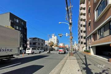 敷地西側は環七通りに面しています。